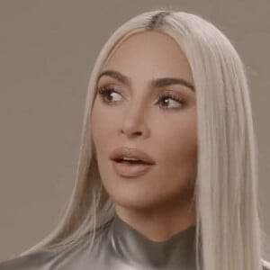 Kim Kardashian s'est associée au fabricant d'écouteurs Beats pour créer un ensemble spécial d'écouteurs.