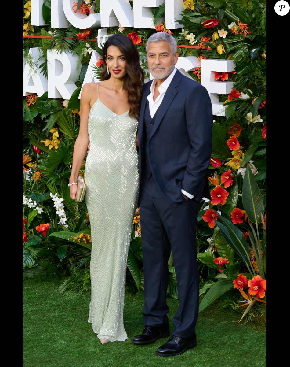 George Et Amal Clooney Couple Rayonnant Sur Tapis Rouge Avec Julia Roberts Une Grossesse