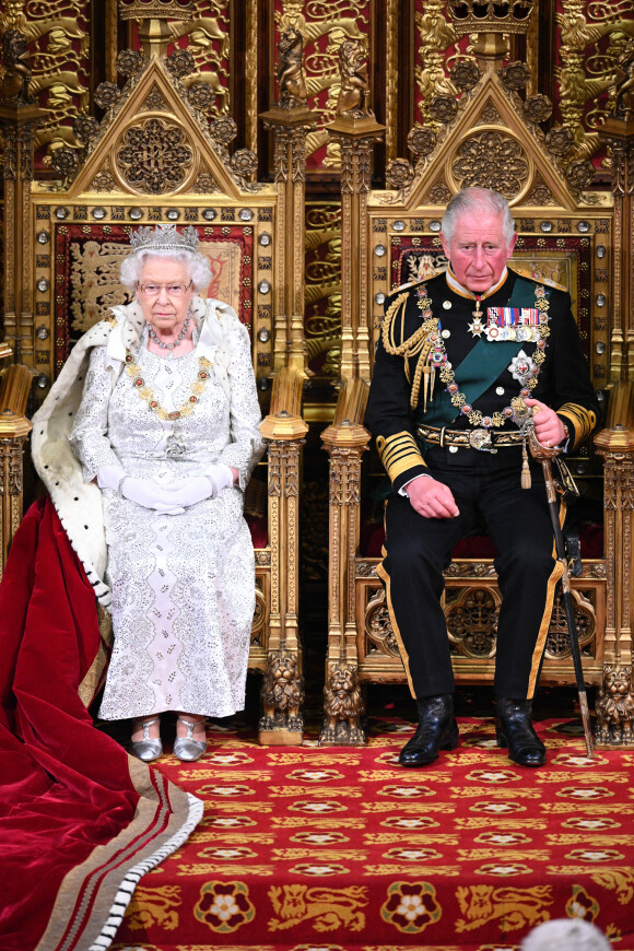 La reine Elisabeth II d'Angleterre et le prince Charles - La famille royale d'Angleterre lors de l'ouverture du Parlement au palais de Westminster à Londres. Le 14 octobre 2019 