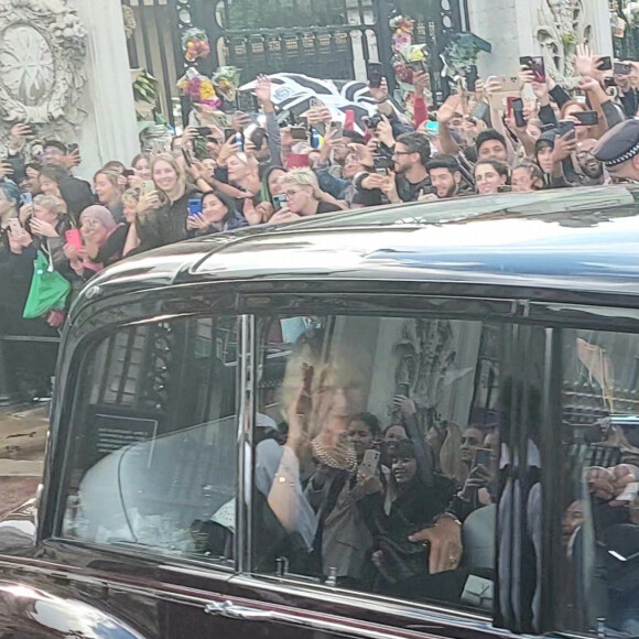 Le roi Charles III d'Angleterre et la reine consort Camilla Parker Bowles quittent le palais de Buckingham à Londres, pour se rendre au palais Saint-James pour la proclamation de roi. Le 10 septembre 2022