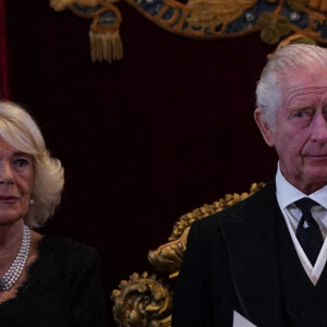 La reine consort Camilla Parker Bowles, le roi Charles III d'Angleterre - Personnalités lors de la cérémonie du Conseil d'Accession au palais Saint-James à Londres, pour la proclamation du roi Charles III d'Angleterre. Le 10 septembre 2022