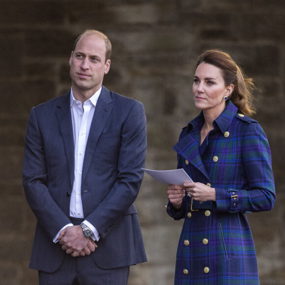 Le prince William, duc de Cambridge, et Kate Catherine Middleton, duchesse de Cambridge, ont assisté à une projection du film "Cruella" dans un drive-in à Edimbourg, à l'occasion de leur tournée en Ecosse. © Max-0353-Cover Images / Zuma Press / Bestimage 