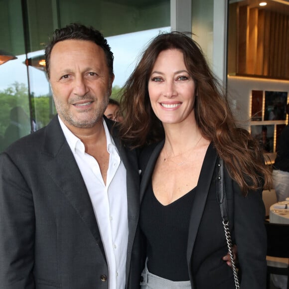 Arthur et Mareva Galanter au déjeuner de la finale Messieurs de France Télévision (jour 15) sur la terrasse de France Télévision lors des Internationaux de France de Tennis de Roland Garros 2022 à Paris, France, le 5 Juin 2022. © Bertrand Rindoff/Bestimage 