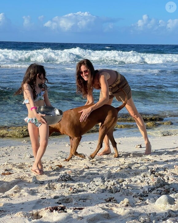 Mareva Galanter et Manava