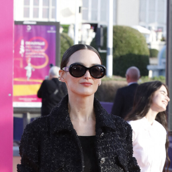 Charlotte Le Bon - Arrivées à la cérémonie de clôture de la 48ème édition du festival du film américain de Deauville le 10 septembre 2022. © Denis Guignebourg / Bestimage