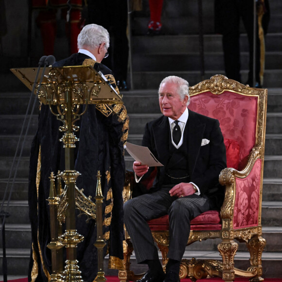 Le roi Charles III d'Angleterre et la reine consort Camilla Parker Bowles - Les deux Chambres du Parlement se réunissent pour une cérémonie de condoléances à Westminster Hall à Londres, suite au décès de la reine Elisabeth II d'Angleterre. Le 12 septembre 2022 