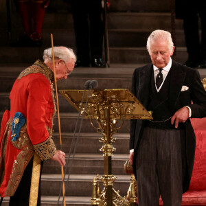 Le roi Charles III d'Angleterre et la reine consort Camilla Parker Bowles - Les deux Chambres du Parlement se réunissent pour une cérémonie de condoléances à Westminster Hall à Londres, suite au décès de la reine Elisabeth II d'Angleterre. Le 12 septembre 2022 