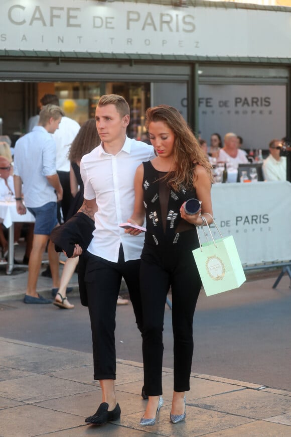 Exclusif - Le nouveau joueur du FC Barcelone Lucas Digne et sa femme Tiziri dans les rues de Saint-Tropez le 29 juillet 2016