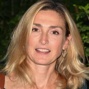 Julie Gayet - 1er Cocktail des nommés du Festival de la fiction de La Rochelle dans l'hôtel particulier de la SACD à Paris le 1er septembre 2022. © Coadic Guirec/Bestimage