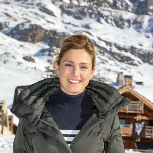 Julie Gayet pendant un photocall lors de la 25ème édition du Festival international du film de comédie de l'Alpe d'Huez, France, le 18 janvier 20222. © Dominique Jacovides/Bestimage 