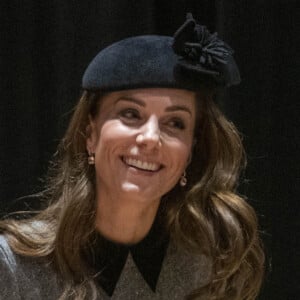 La reine Elisabeth II d'Angleterre et Kate Catherine Middleton, duchesse de Cambridge, lors de l'inauguration de la "Bush House" à Londres. Le 19 mars 2019 