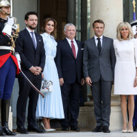 Rania de Jordanie : Solaire et rayonnante à l'Elysée au bras d'un invité surprise, Brigitte Macron élégante en blanc