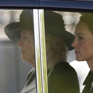 Catherine Kate Middleton, princesse de Galles. - Procession cérémonielle du cercueil de la reine Elisabeth II du palais de Buckingham à Westminster Hall à Londres le 14 septembre 2022. © Photoshot / Panoramic / Bestimage