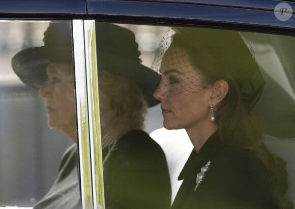 Catherine Kate Middleton, princesse de Galles. - Procession cérémonielle du cercueil de la reine Elisabeth II du palais de Buckingham à Westminster Hall à Londres le 14 septembre 2022. © Photoshot / Panoramic / Bestimage