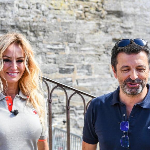 Initiation publique aux premiers secours avec Adriana Karembeu , ambassadrice de la Croix-Rouge, pour la Journée mondiale des premiers secours place du palais à Avignon le 10 septembre 2022. © Jean-René Santini / Bestimage 