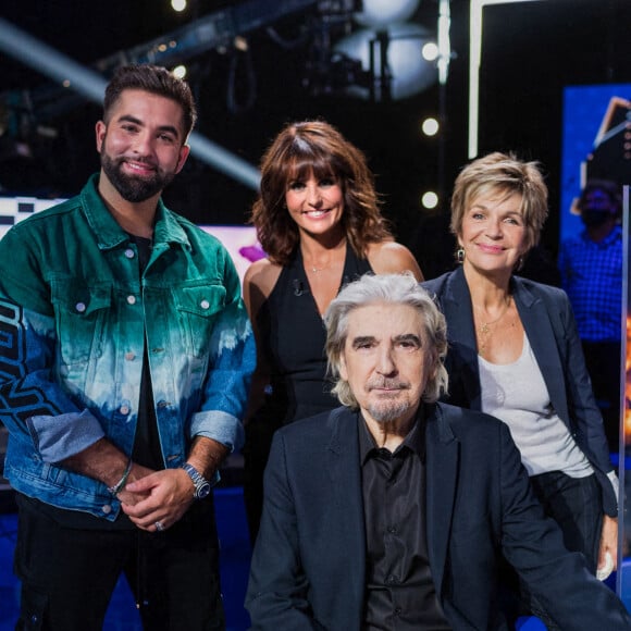 Kendji Girac, Faustine Bollaert, Véronique Jannot et Serge Lama - Backstage de l'enregistrement de l'émission "La boîte à Secrets 5" à Paris, qui sera diffusée le 6 novembre sur France 3.  © Tiziano Da Silva / Bestimage 