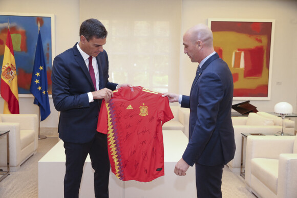 Le premier ministre espagnol Pedro Sanchez et le président de la RFEF Luis Rubiales lors d'une réunion à Madrid. Le 12 septembre 2018