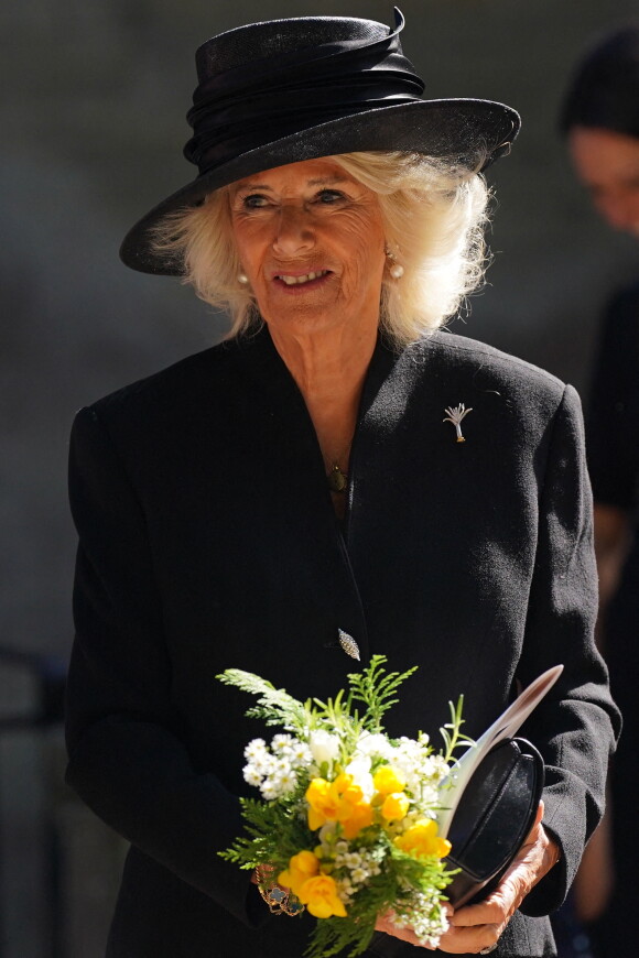 Camilla Parker Bowles, reine consort d'Angleterre - Messe en souvenir de la reine Elizabeth II à la cathédrale de Llandaff à Cardiff, "Service of Prayer and Reflection for the life of Queen Elizabeth II", le 16 septembre 2022.
