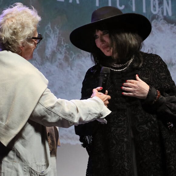 Josée Dayan et Isabelle Adjani lors de la soirée de présentation du téléfilm "Diane de Poitiers" lors de la 24ème édition du Festival de la Fiction TV de La Rochelle, France, le 16 septembre 2022. © Patrick Bernard/Bestimage 