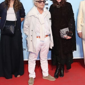 Riwan Belkacemi, Eva Carmen Jarriau, Josée Dayan, Isabelle Adjani, Jacques Spiesser et Samuel Labarthe au photocall de la soirée de présentation du téléfilm "Diane de Poitiers" lors de la 24ème édition du Festival de la Fiction TV de La Rochelle, France, le 16 septembre 2022. © Patrick Bernard/Bestimage 