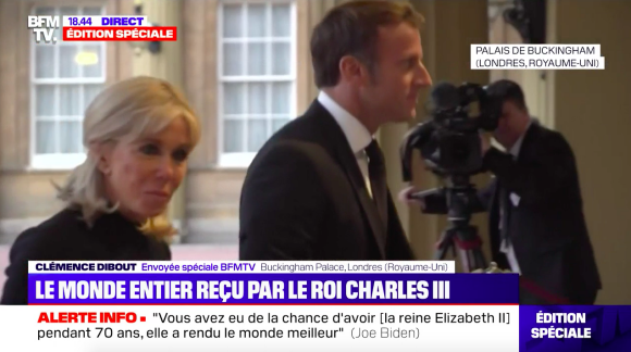 Image d'Emmanuel Macron arrivant avec son épouse Brigitte pour le dîner des dignitaires internationaux à Buckingham Palace précédant les funérailles d'Elizabeth II le lendemain
