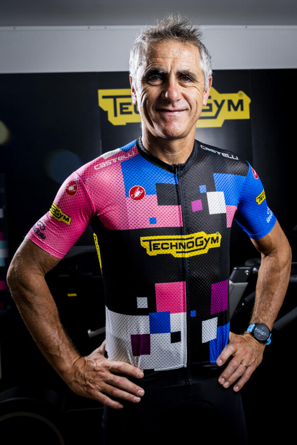 Présentation du vélo d'appartement Technogym Ride par Laurent Jalabert à Paris le 17 mai 2022.