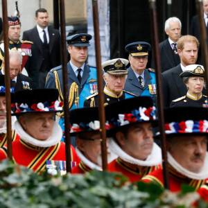 Le prince de Galles William, le prince Harry, duc de Sussex, le roi Charles III d'Angleterre et la princesse Anne - Arrivées au service funéraire à l'Abbaye de Westminster pour les funérailles d'Etat de la reine Elizabeth II d'Angleterre le 19 septembre 2022. © Tristan Fewings / PA via Bestimage