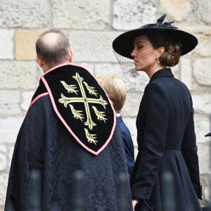 Catherine (Kate) Middleton, princesse de Galles, La princesse Charlotte de Galles - Arrivées au service funéraire à l'Abbaye de Westminster pour les funérailles d'Etat de la reine Elizabeth II d'Angleterre. Le sermon est délivré par l'archevêque de Canterbury Justin Welby (chef spirituel de l'Eglise anglicane) au côté du doyen de Westminster David Hoyle. Londres, le 19 septembre 2022. 