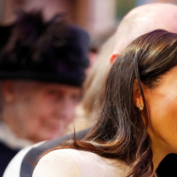 Meghan Markle, duchesse de Sussex, effectue son premier déplacement officiel avec la reine Elisabeth II d'Angleterre, lors de leur visite à Chester. Le 14 juin 2018  Britain's Queen Elizabeth and Meghan, the Duchess of Sussex, arrive at the Storyhouse during their visit to Chester, June 14, 2018. 