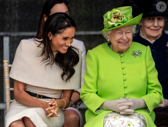Meghan Markle, duchesse de Sussex, effectue son premier déplacement officiel avec la reine Elisabeth II d'Angleterre, lors de la visite du Catalyst Museum à Widnes. Le 14 juin 2018  14 June 2018. Queen Elizabeth II and Meghan, Duchess of Sussex visit the Catalyst Museum by the Mersey Gateway Bridge in Widnes. 