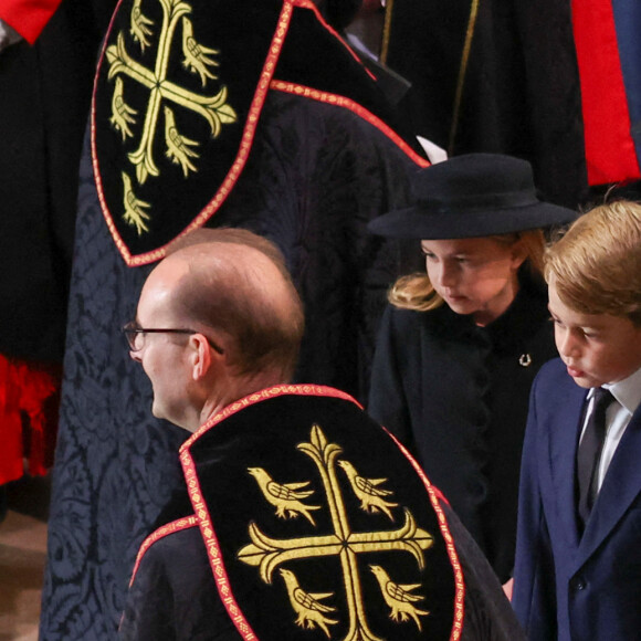 Catherine, princesse de Galles, le prince George, la princesse Charlotte - Service funéraire à l'Abbaye de Westminster pour les funérailles d'Etat de la reine Elizabeth II d'Angleterre. Le sermon est délivré par l'archevêque de Canterbury Justin Welby (chef spirituel de l'Eglise anglicane) au côté du doyen de Westminster David Hoyle. Londres, le 19 septembre 2022. © Phil Noble / PA via Bestimage 