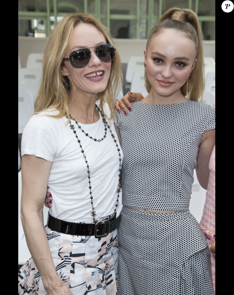 Vanessa Paradis et Lily-Rose Depp - 2e défilé de mode "Chanel", collection Haute-Couture automne-hiver 2018/2019, à Paris. Le 3 juillet 2018. © Olivier Borde / Bestimage