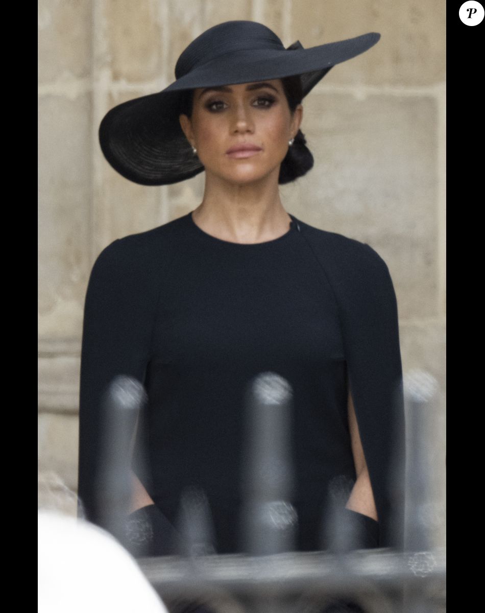 Meghan Markle - Procession du cercueil de la reine Elizabeth II d'Angleterre de Wesminster Hall où il était exposé au public, jusqu'à l'Abbaye de Westminster. Londres, le 19 septembre 2022.