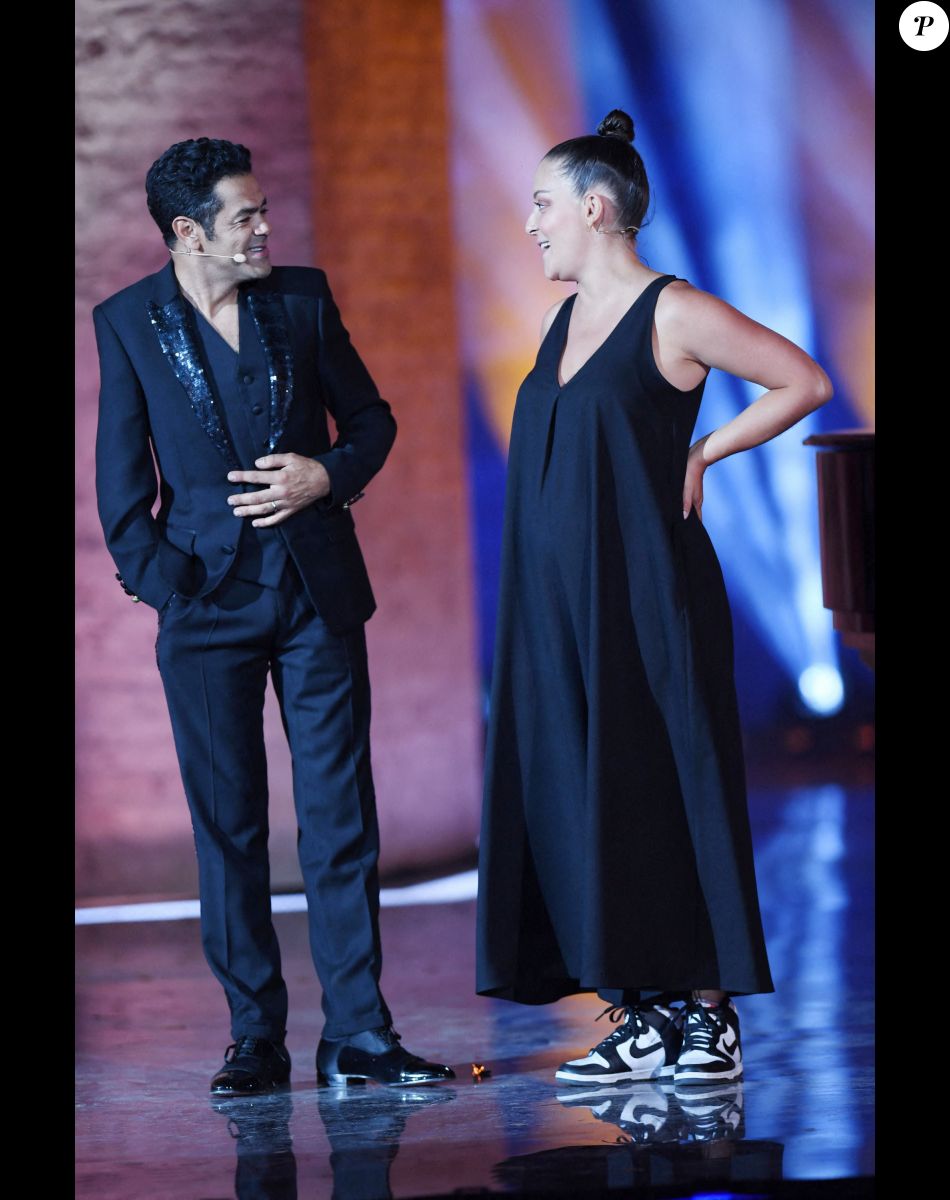 Jamel Debbouze et Camille Lellouche (enceinte) lors de la soirée du grand gala du "Marrakech du Rire 2022" pour la 10ème édition au palais El Badiî à Marrakech, Maroc, le 18 juin 2022. © Rachid Bellak/Bestimage