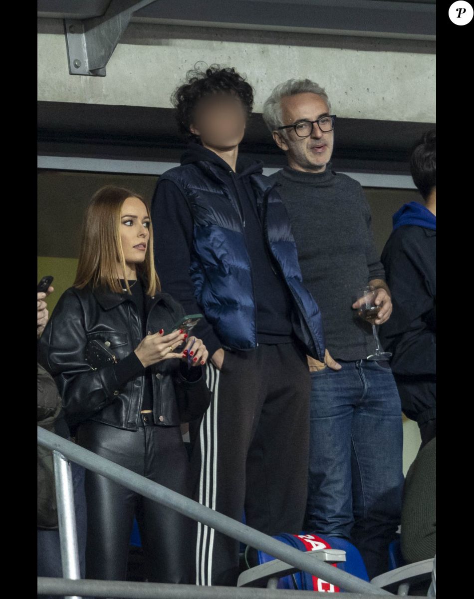Maëva Coucke (Miss France 2018), Vincent Delerm et son fils - People dans les tribunes lors du match de la 5ème et avant-dernière journée de Ligue des nations entre la France et l'Autriche (2-0) au Stade de France à Saint-Denis le 22 septembre 2022.