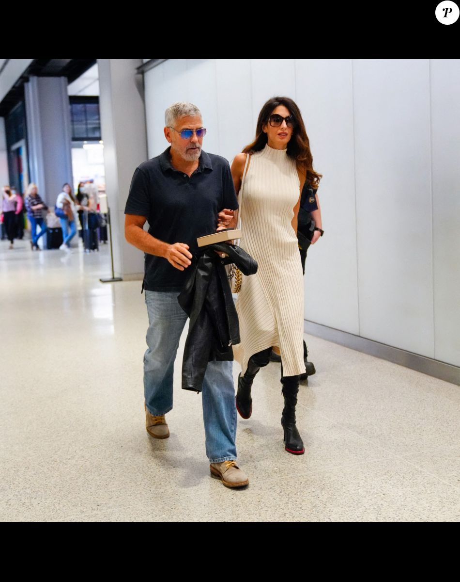 George Clooney et sa femme Amal Clooney se promènent à New York, le 23 septembre 2022.
