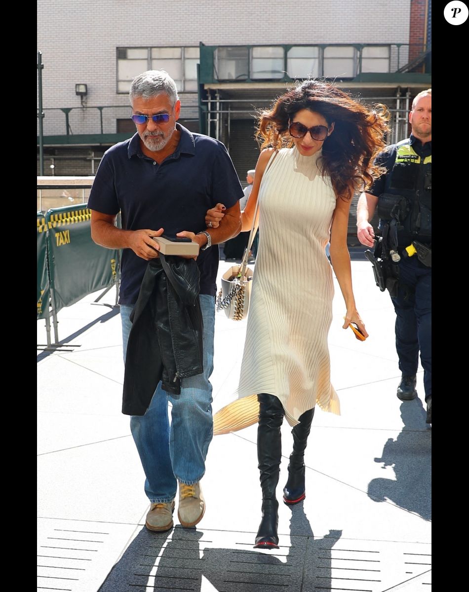 George Clooney et sa femme Amal Clooney se promènent à New York, le 23 septembre 2022.