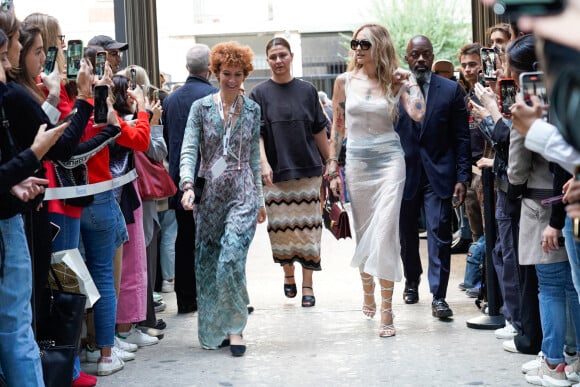 Paris Jackson arrive au défilé Missoni "Collection Prêt-à-Porter Printemps/Eté 2023" lors de la Fashion Week de Milan (MLFW), le 23 septembre 2022.