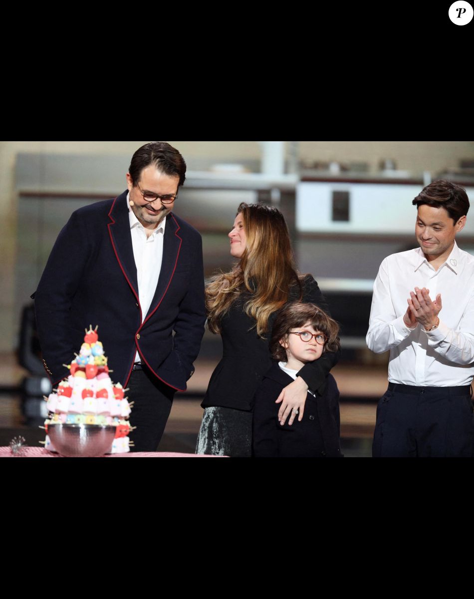 Exclusif - Jean-François Piège, sa femme Elodie Tavares et leur fils Antoine, guest - Surprises - Enregistrement de l'émission "La Chanson secrète 11" à Paris, diffusée le 24 juin sur TF1.© Jacovides-Moreau / Bestimage