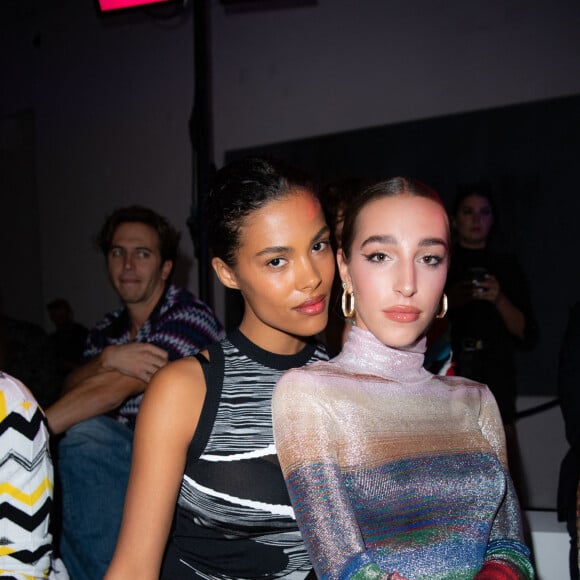 Tina Kunakey, Ginevra Mavilla au défilé Missoni "Collection Prêt-à-Porter Printemps/Eté 2023" lors de la Fashion Week de Milan (MLFW), le 25 septembre 2022. 