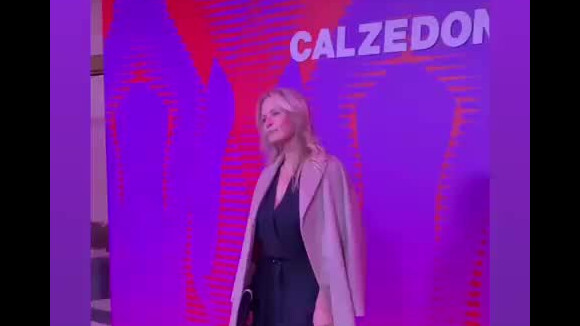 Emma Smet et Estelle Lefébure assistent au défilé Calzedonia, lors de la Fashion Week parisienne. Le 26 septembre 2022.