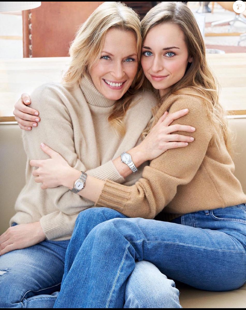 Emma Smet avec sa maman Estelle Lefébure.