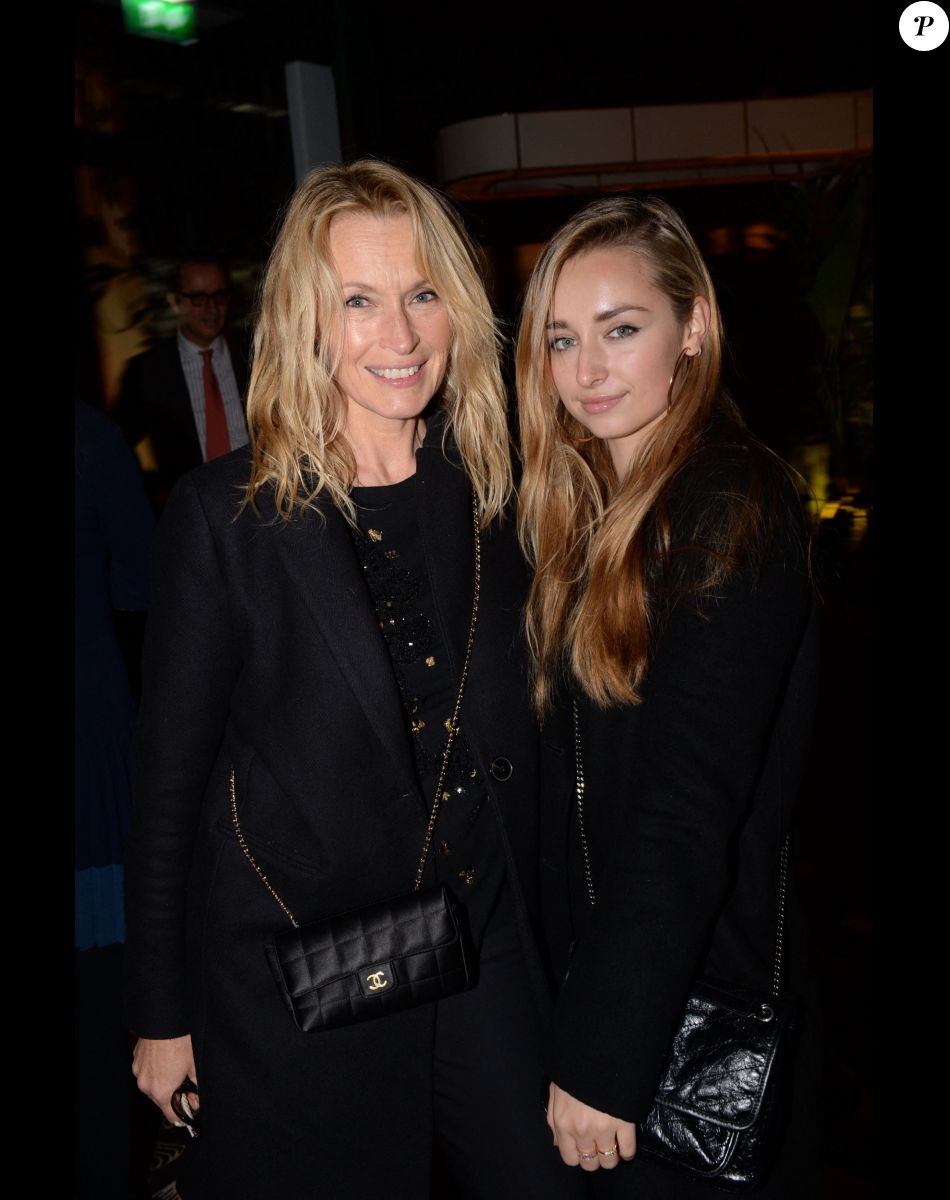 Exclusif - Estelle Lefébure et sa fille Emma Smet à l'after-party du film "Holy Lands" au restaurant le Beefbar à Paris. © Rachid Bellak/Bestimage
