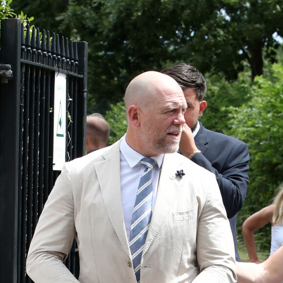 Mike Tindall et sa femme Zara Phillips à leur arrivée au stade de Wimbledon, à l'occasion de la deuxième journée du tournoi de tennis. Le 28 juin 2022 