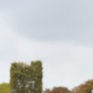 Isabelle Adjani - Célébrités au défilé Dior Collection Femme Prêt-à-porter Printemps/Eté 2023 lors de la Fashion Week de Paris, France, le 27 septembre 2022. © Giancarlo Gorassini/Bestimage 