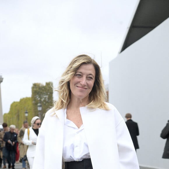 Valeria Bruni-Tedeschi - Célébrités au défilé Dior Collection Femme Prêt-à-porter Printemps/Eté 2023 lors de la Fashion Week de Paris, France, le 27 septembre 2022. © Giancarlo Gorassini/Bestimage 