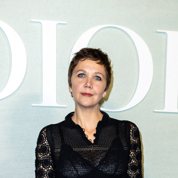 Maggie Gyllenhaal - Photocall du défilé Dior Collection Femme Prêt-à-porter Printemps/Eté 2023 lors de la Fashion Week de Paris, France, le 27 septembre 2022. © Olivier Borde/Bestimage 