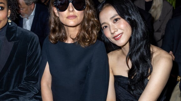 Natalie Portman, Jisoo, Isabelle Adjani... Défilé de stars et de looks fous chez Dior