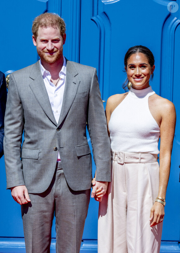 Le prince Harry et Meghan Markle lors d'une cérémonie à l'hôtel de ville de Dusseldorf pour le lancement des Invictus Games 2023 le 6 septembre 2022 