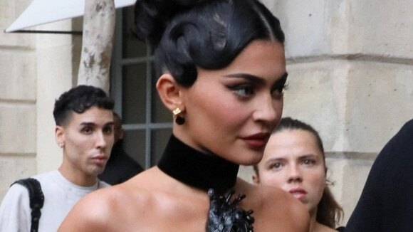 Kylie Jenner : Décolleté XXL à la Fashion Week, son look époustouflant fait des ravages